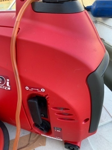 最終値下げ！ホンダ発電機EU9i、10L携行缶、自動給油、バッテリーチャージ、ポータブル発電機