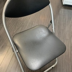 パイプ椅子の画像