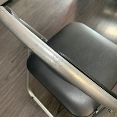 パイプ椅子の画像