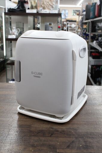 札幌 引き取り TWINBIRD/ツインバード 2電源式コンパクト電子保冷保温ボックス D-CUBE S HR-DB06 AC100V/DC12Vの2電源に対応 強冷( 約 5℃ ) 弱冷( 約 7℃ ) 保温( 約 60℃ ) ドライブ 子供部屋 化粧品管理にも