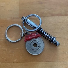 車の部品のキーホルダーセット