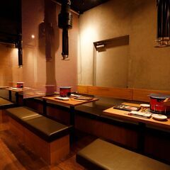 調理スタッフ正社員【JR神田の人気焼肉店】肉職人を目指す！A5黒毛和牛の赤身部位を専門に扱う焼肉店の2店舗同時募集！の画像