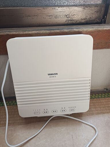 山善セラミックファンヒーター壁掛け式　DFX-RK12
