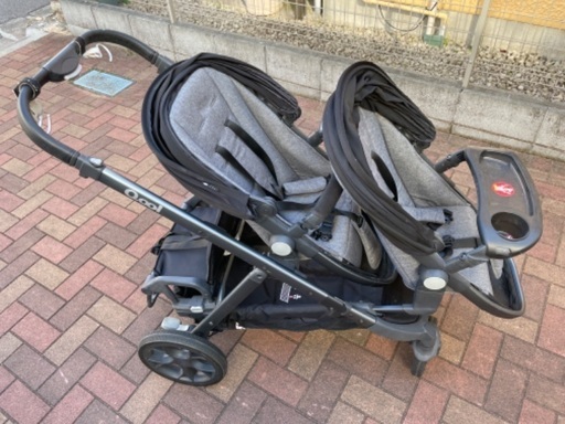 ベビーカー　最大3人まで乗れます。