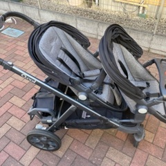 ベビーカー　最大3人まで乗れます。