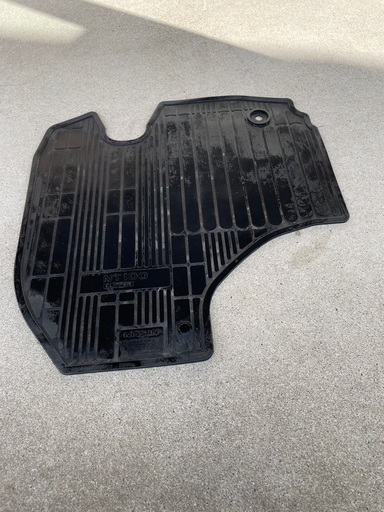 現行クリッパー(スズキエブリトラックと同じ)のマット