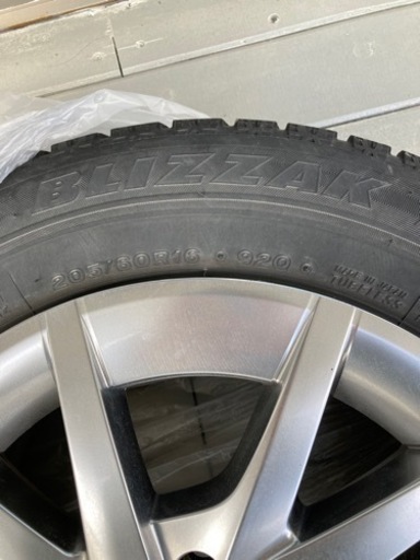 本日限定1万円に値引きいたします。205/60R16   トヨタ純正ホイール　4本　スタッドレスタイヤ付