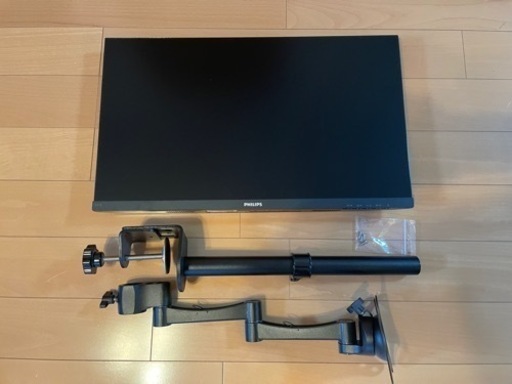 ゲーミング、パソコンモニターとモニターアーム
