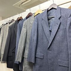 上質なジャケット(右手元に汚れあり)の画像