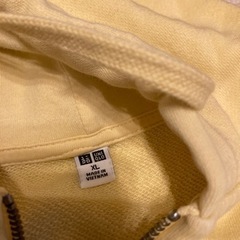 ユニクロ　パーカー　XL 中古品の画像