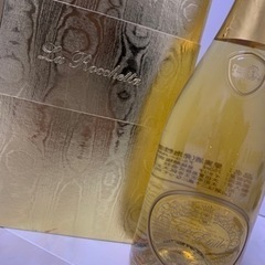 金粉入り　スパークリング　シャンパン　ワイン　イタリア