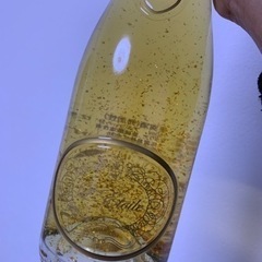 金粉入り　スパークリング　シャンパン　ワイン　イタリアの画像