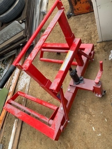 大型トラック　タイア　油圧ジャッキ