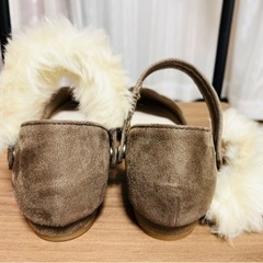 ✨新品✨ PICHE ABAHOUSEファー付革パンプスの画像