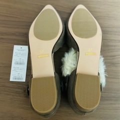 ✨新品✨ PICHE ABAHOUSEファー付革パンプスの画像