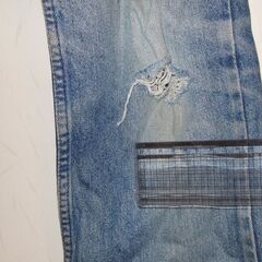 Levi's 518 ダメージジーンズの画像