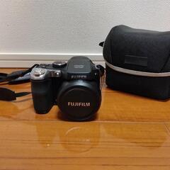 FinePix S8000fd 光学式18倍ズーム　単三電池で動作の画像