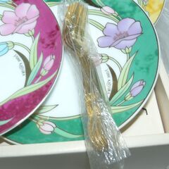 桂由美　ガーランド　食器・ケーキ皿5枚　大皿1枚　フォーク5本　新品　309の画像