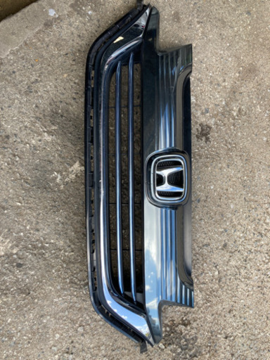 ホンダ　フリード　フロントグリル