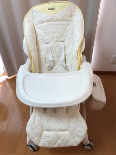 Combi 電動ハイローチェア