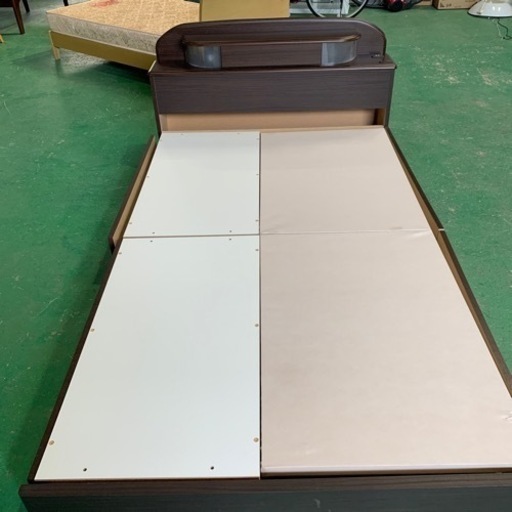 #037. ベッドフレーム　セミダブル　マットなし