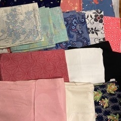 着物、帯、羽織り物、浴衣等　60点以上あります。