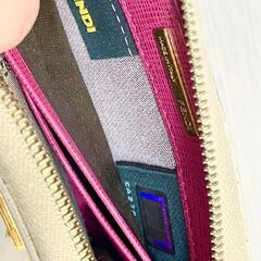 フェンディ　FENDI　ピンク　コンパクトジップ　お財布の画像