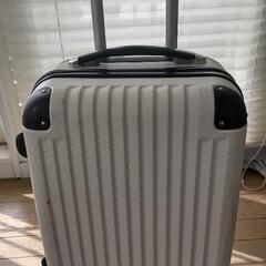 決まりました、白いキャリーバッグ美品