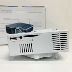 値下げしました！！【最大60インチ📺】LEDエンターテインメントプロジェクターの画像