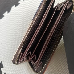 猫のマークの付いた長財布中古の画像