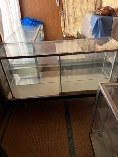 中古ガラスショウケース