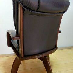 椅子（同じものが２脚あります）の画像