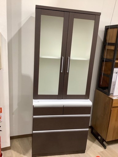 食器棚 2枚扉　高さ約200cm 幅約80cm 奥行約45cm 入荷致しました！