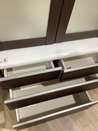 食器棚 2枚扉　高さ約200cm 幅約80cm 奥行約45cm 入荷致しました！