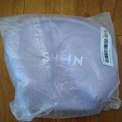 SHEIN ビニールポーチの画像