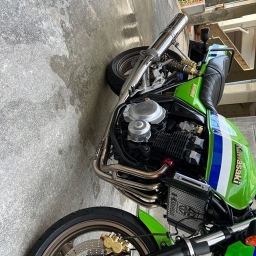 BEATナサートのマフラー