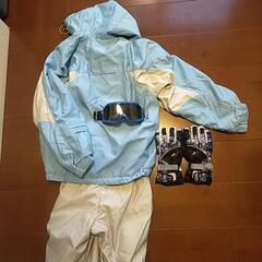 スキーウェア150上下、ゴーグル、グローブ付きの画像