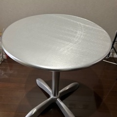 【値下げ】ラウンドテーブル 屋内外で使えます