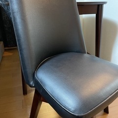 ダイニングテーブルと椅子2脚セットの画像