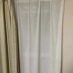 カーテン4個の画像