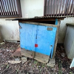 ぼろぼろ倉庫　無料　