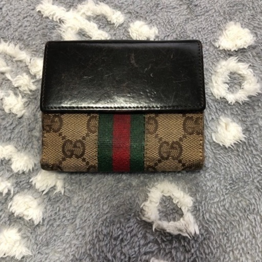 グッチの折りたたみ財布