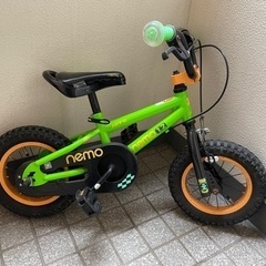 12インチ 補助付き自転車の画像