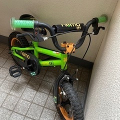 12インチ 補助付き自転車の画像