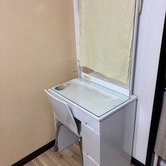 ニトリ？　ドレッサー　白　シンプル