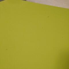 低いテーブルの画像