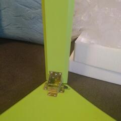 低いテーブルの画像