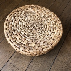 竹皮製　蓋付きカゴ　2個セットの画像