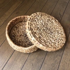 竹皮製　蓋付きカゴ　2個セットの画像