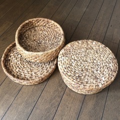 竹皮製　蓋付きカゴ　2個セットの画像